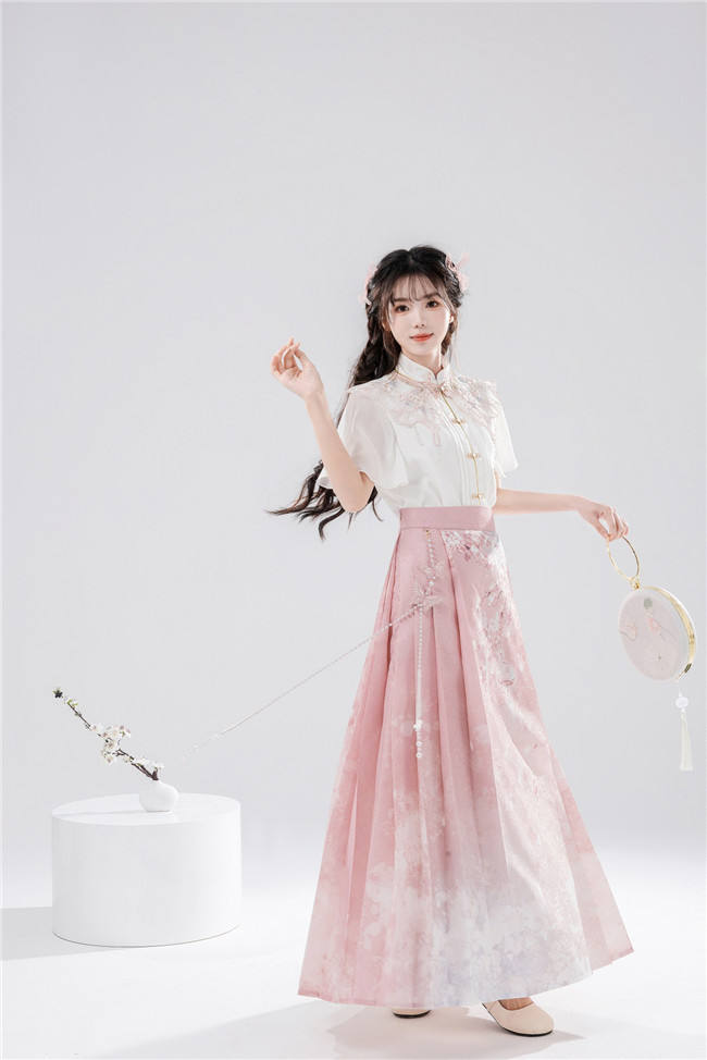 Sakura Print Chinese Hanfu Horse Face Skirt Set