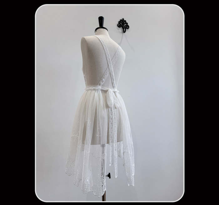 Susin ~Mass of Bone~ Gothic Embroidery Assymtrical Apron