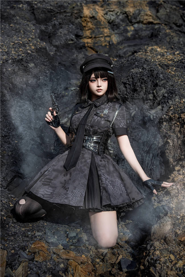 Your Highness Blood Rose Military Lolita Dress, Corset, Necktie and Medal