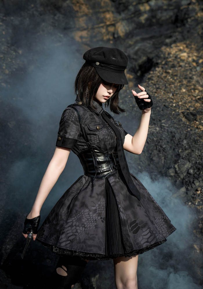 Your Highness Blood Rose Military Lolita Dress, Corset, Necktie and Medal