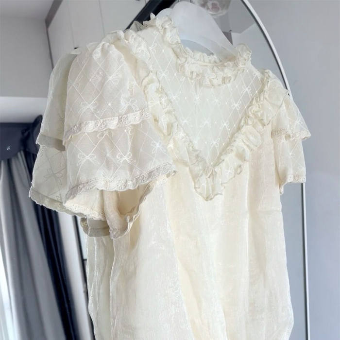 Manta Plus Size Lolita Blouse White and Black