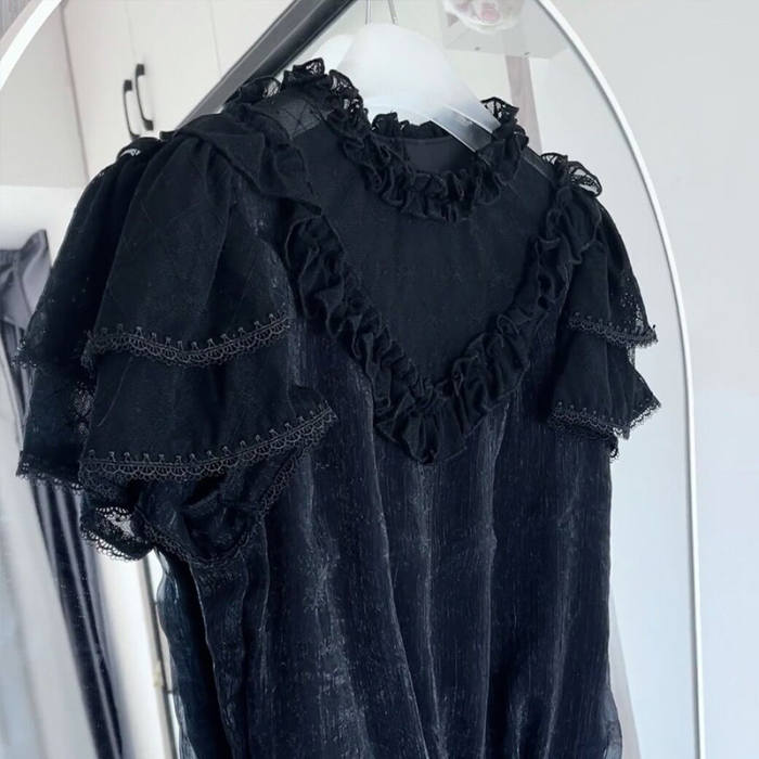 Manta Plus Size Lolita Blouse White and Black
