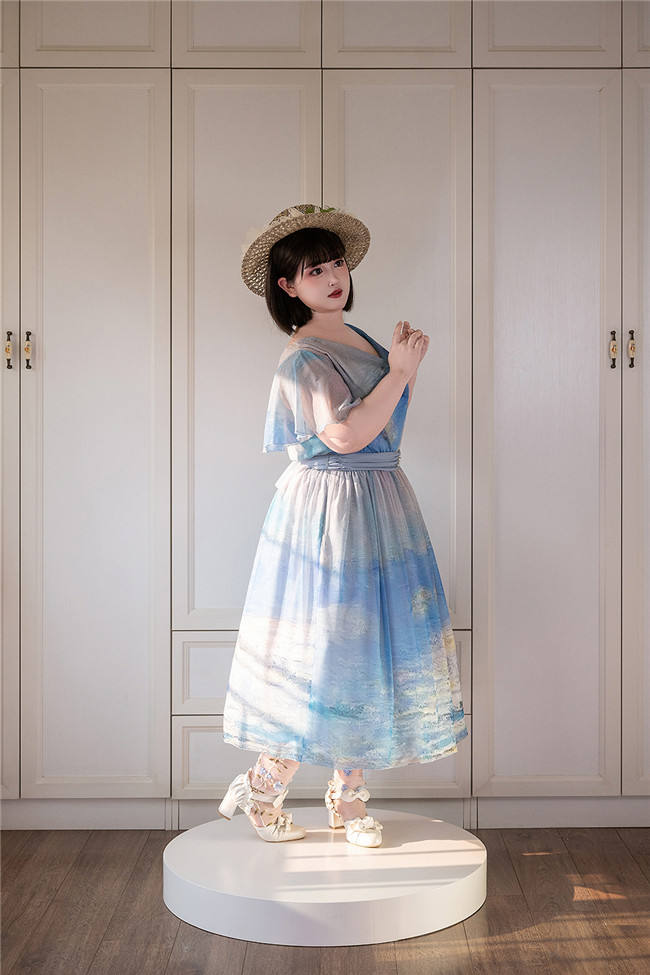 Miss Point Greek Inspired Heap Collar Print Dress