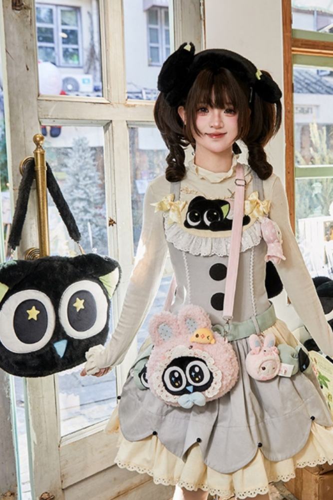 Momo and Luo Xiaohei Collaborated Bag Slippers and Pendant