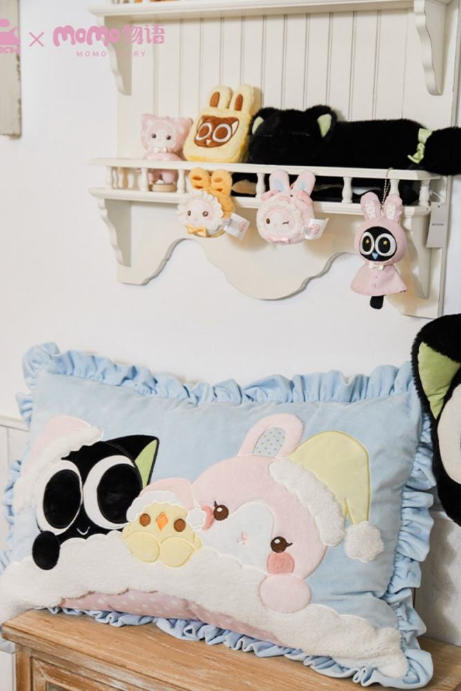 Momo and Luo Xiaohei Collaborated Bag Slippers and Pendant