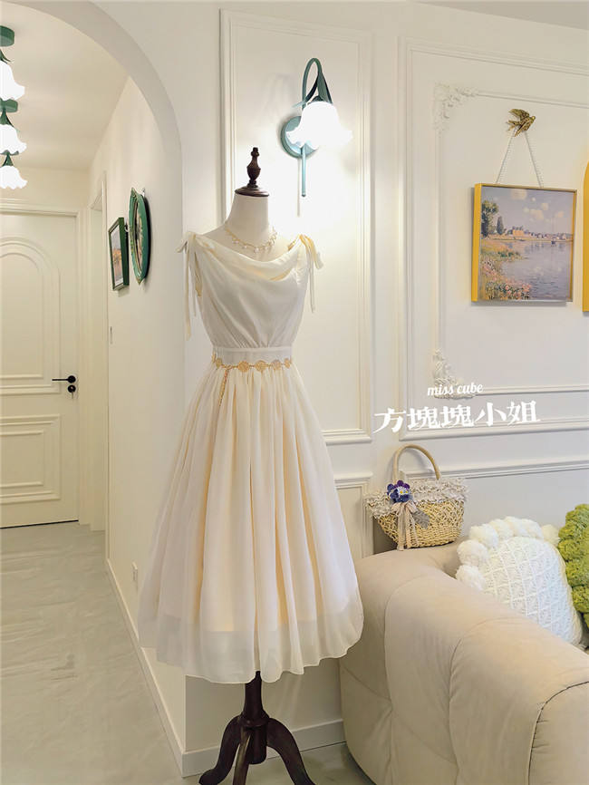 Miss Point Greek Inspired Heap Collar Solid Color Dress