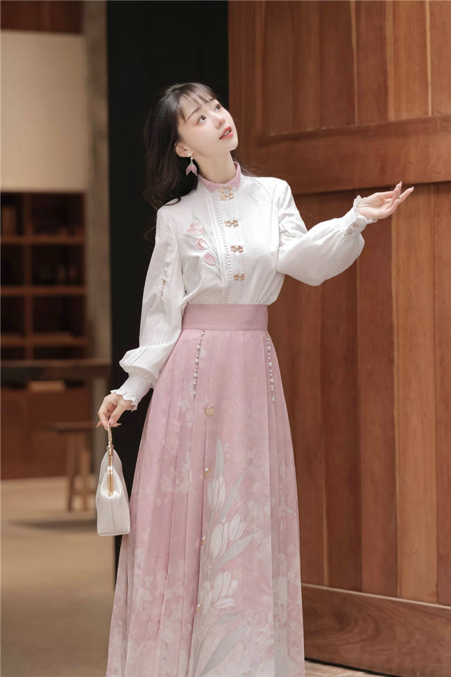 To Tulip Han Style Top and Skirt