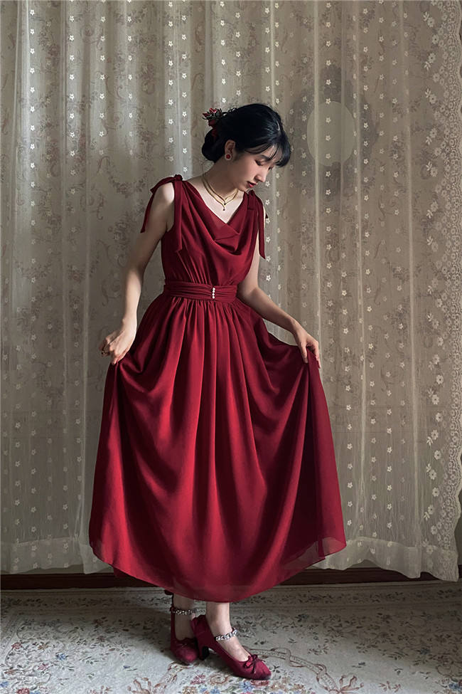Miss Point Greek Inspired Heap Collar Solid Color Dress