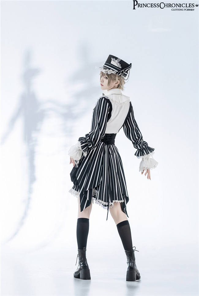 Princess Chronicles Fancy Trick Ouji Fashion Top and Short Pants
