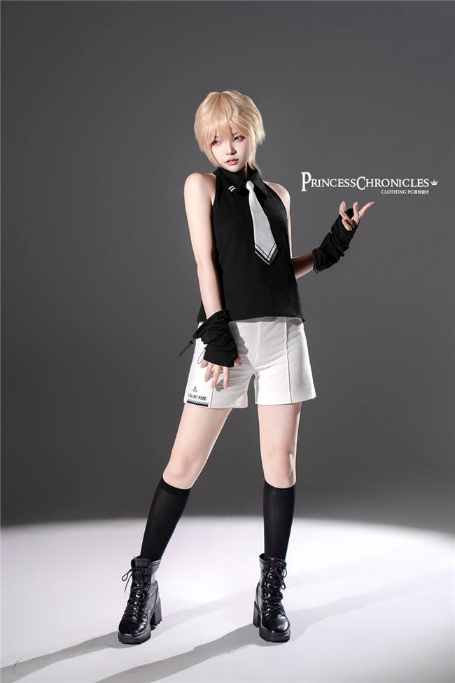 Princess Chronicles Techwear Wasteland Style Ouji Outfit