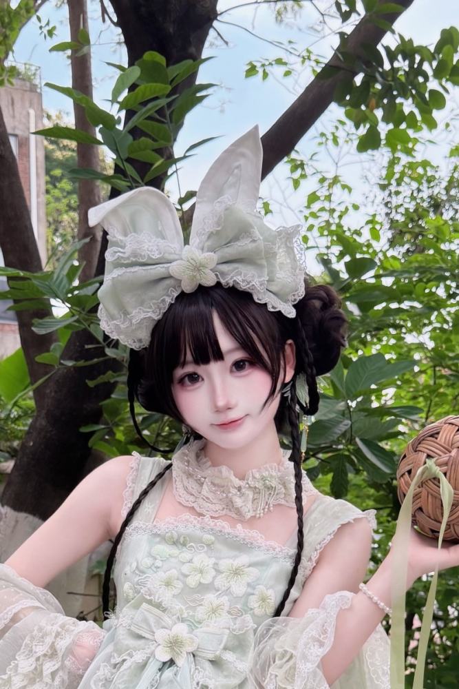 Meowing and Fruity Peach Blossom Hanfu Qi Lolita Headdress Wristcuffs and Tailing