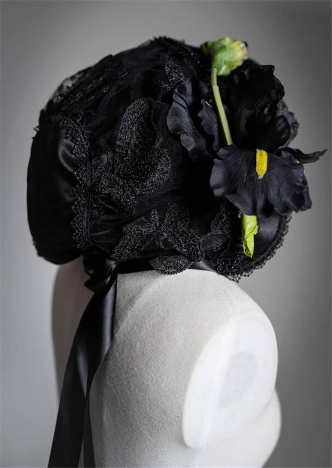 LingXi Black Iris Embroidery Gothic Lolita Dress, Lace Cape, Overskirt and Necklace