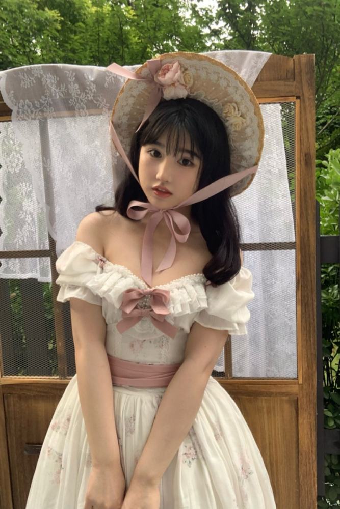 Little Rose Plus Size Lolita Dress and Hat