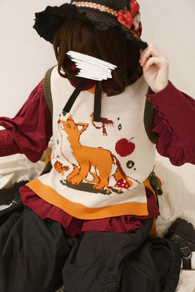 Miss Point ~Little Fox in Woods Sweater Vest