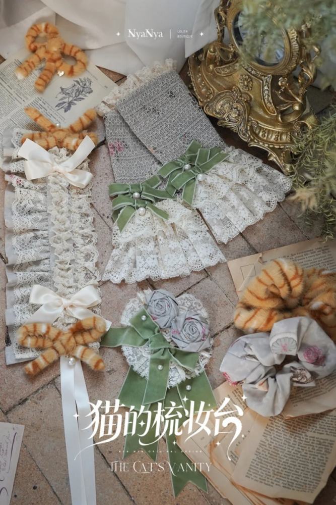 NyaNya Lolita ~The Cat’s Vanity~ Lolita Headdress and Sleeves