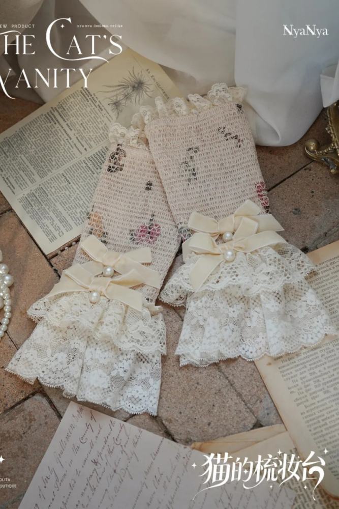 NyaNya Lolita ~The Cat’s Vanity~ Lolita Headdress and Sleeves