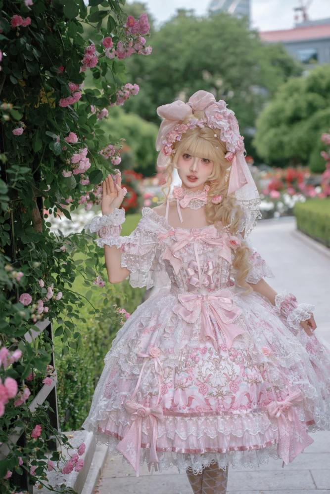 Bramble Rose ~The Roses in the Palace~ Lolita Wristcuffs Choker and Flower Ball