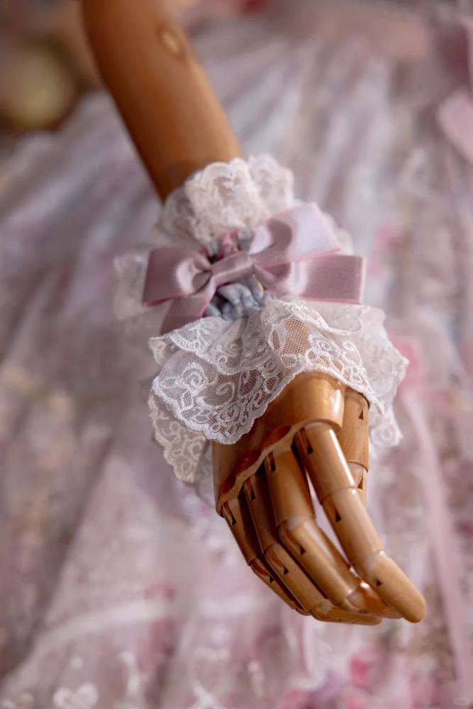 Bramble Rose ~The Roses in the Palace~ Lolita Wristcuffs Choker and Flower Ball