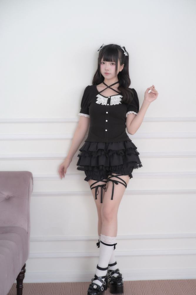 NoGenki Ruffle Bloomer Shorts and Jirai Kei Top