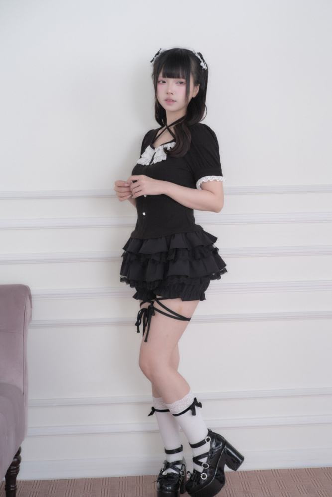 NoGenki Ruffle Bloomer Shorts and Jirai Kei Top