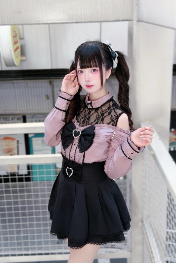 Lost Heart ~Sugar Frost~ Seikei Sweet Jirai Kei Blouse and Skirt