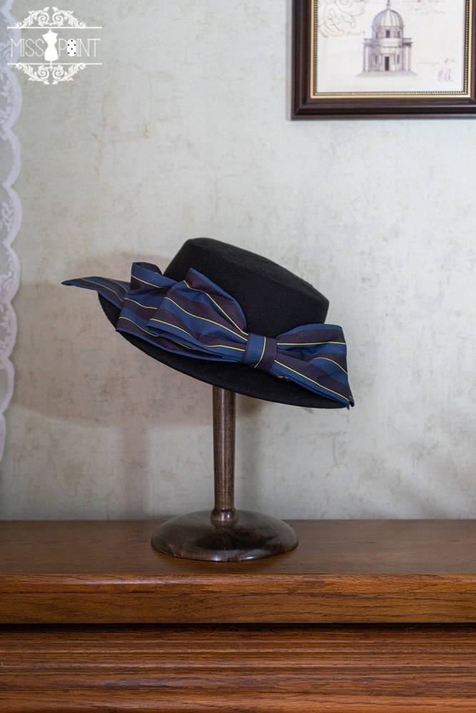 Miss Point ~The Pointe Estate Vintage Lolita Accessories