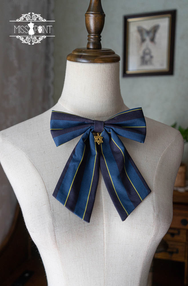 Miss Point ~The Pointe Estate Vintage Lolita Accessories