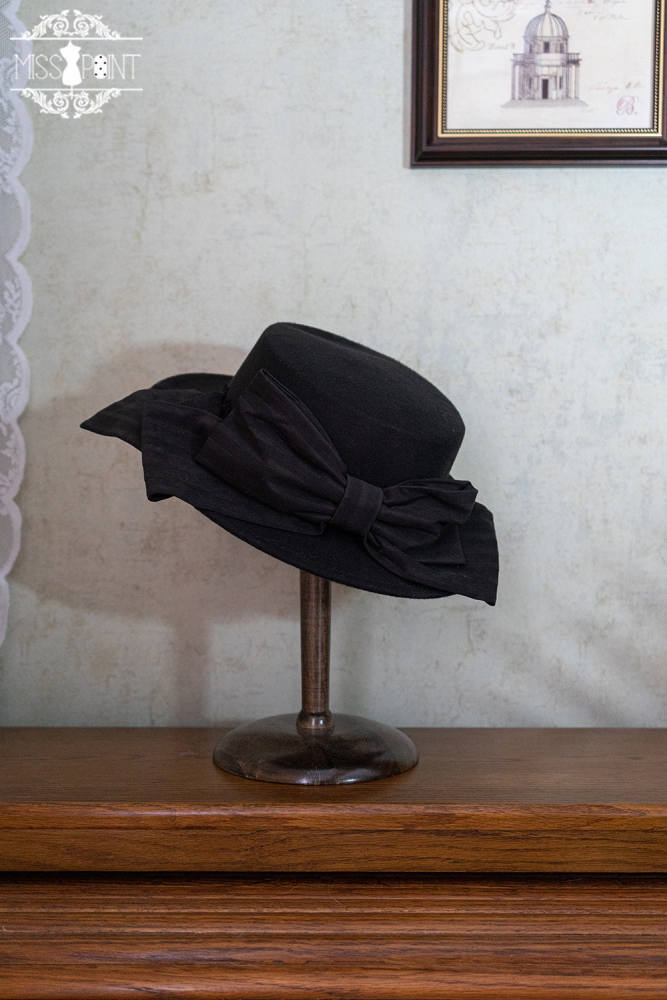 Miss Point ~The Pointe Estate Vintage Lolita Accessories