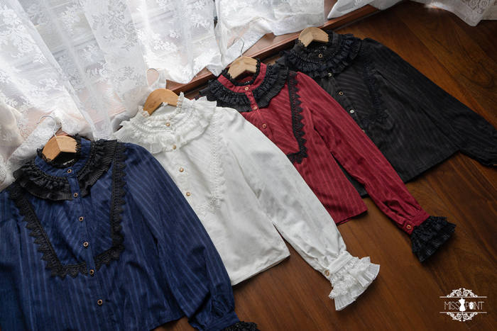 Miss Point ~The Pointe Estate Vintage Lolita Blouse