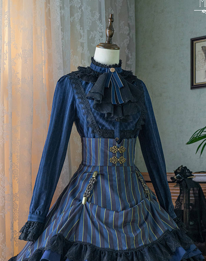 Miss Point ~The Pointe Estate Vintage Lolita Blouse