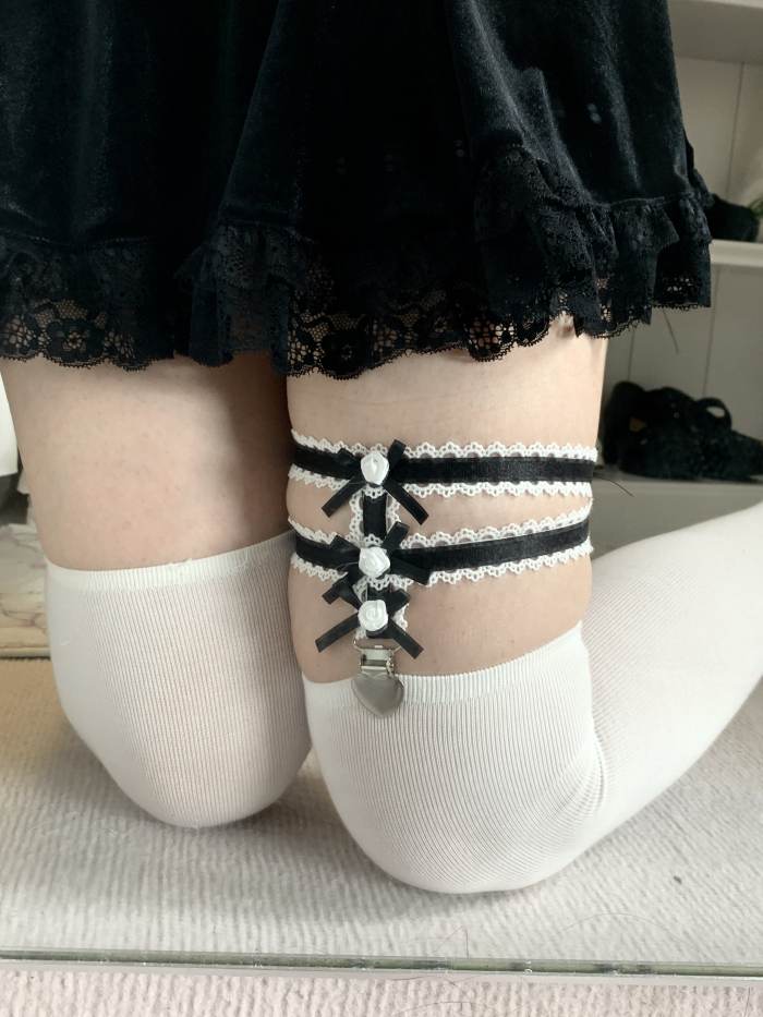 Roji Rose Lace Double Layers Elastic Garters