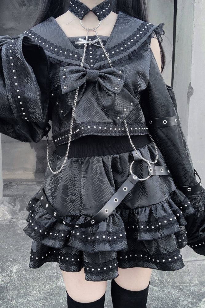 Bug Starting Snake Print Jirai Kei Top and Skirt