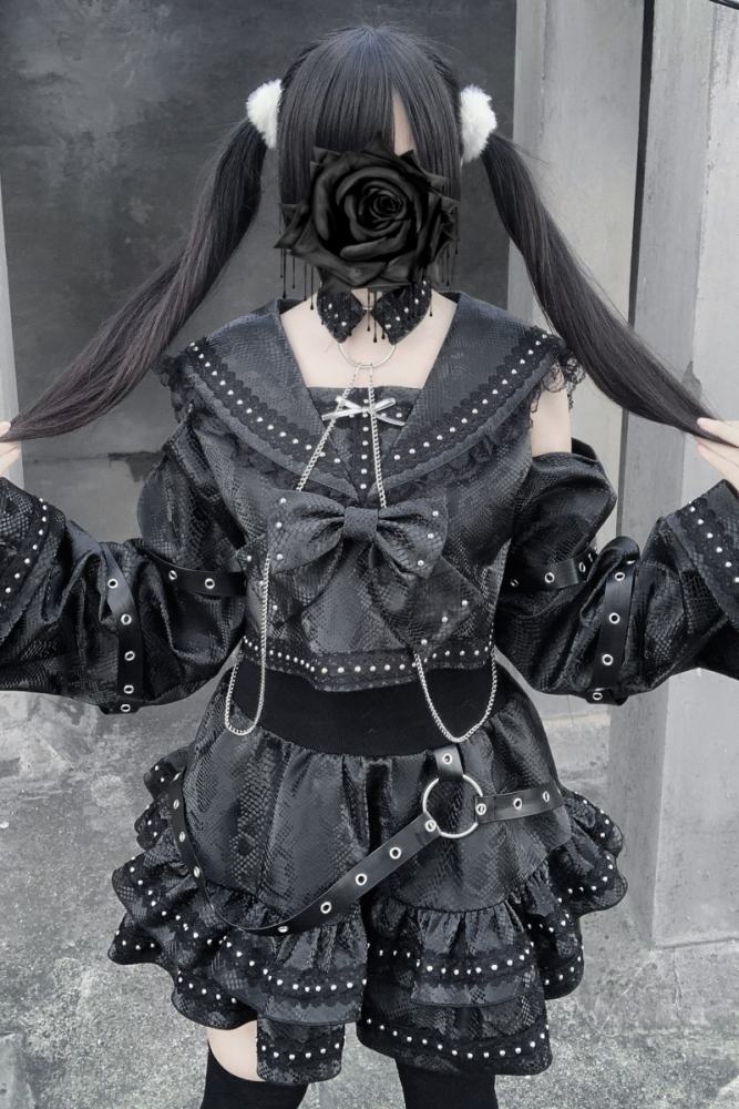 Bug Starting Snake Print Jirai Kei Top and Skirt