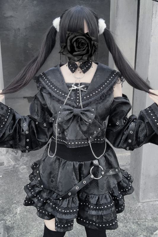 Bug Starting Snake Print Jirai Kei Top and Skirt