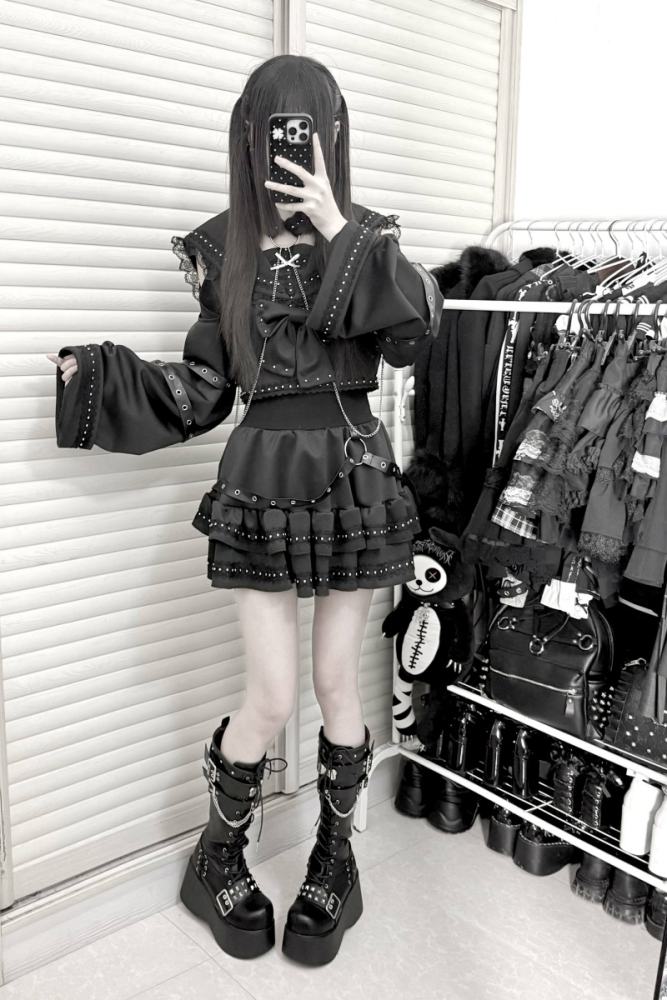 Bug Starting Snake Print Jirai Kei Top and Skirt