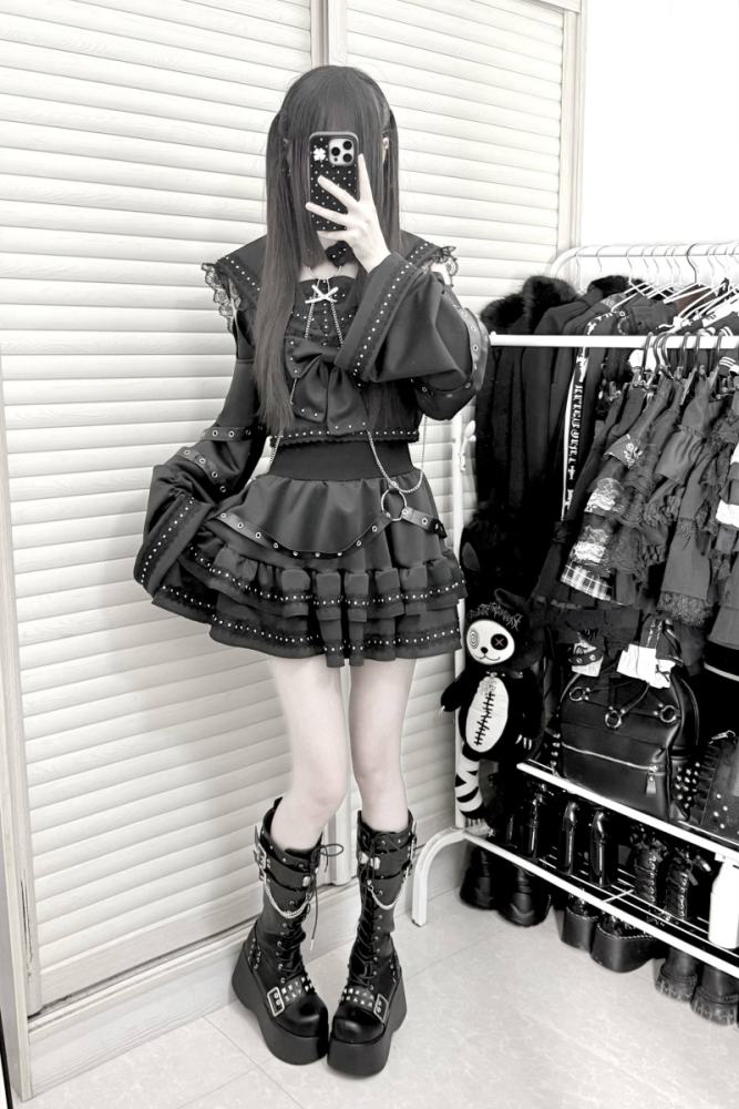 Bug Starting Snake Print Jirai Kei Top and Skirt
