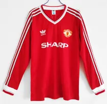1986 Manchester United Thai kit at home