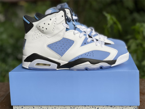 Air Jordan 6 UNC