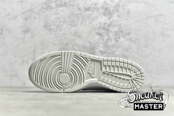NIKE SB DUNK LOW WHITE/PHOTON DUST/WHITE DD1503-103