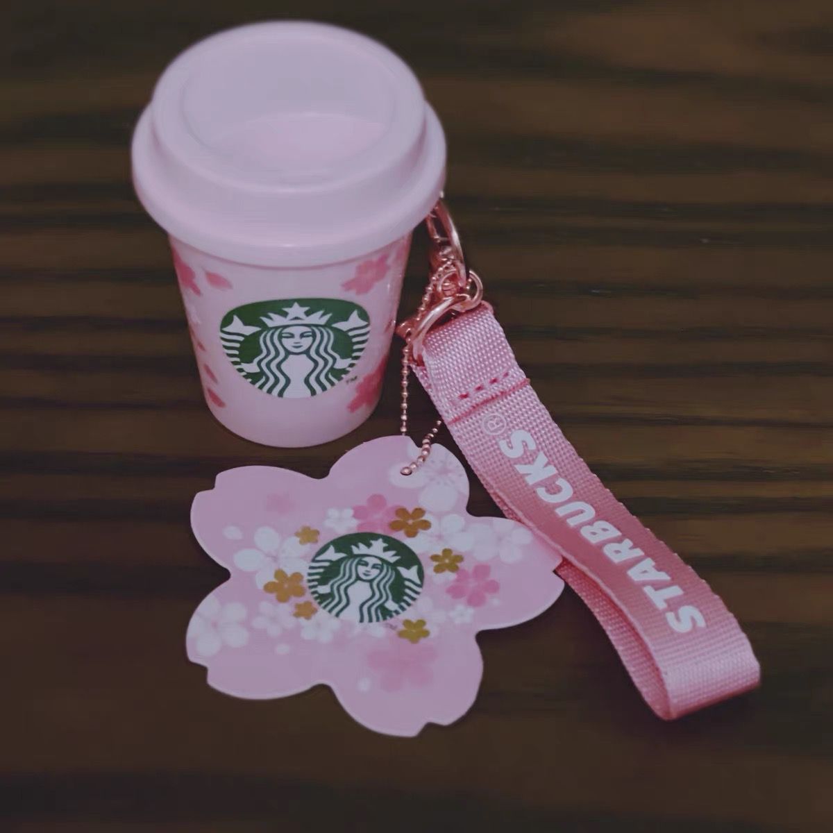 US$ 35.99 - Starbucks 2022 Taiwan Sakura Card Mini Cup Keychain Set Ship  after 25th Feb. - m.
