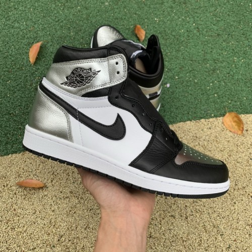 Authentic Air Jordan 1 High OG WMNS “Silver Toe”