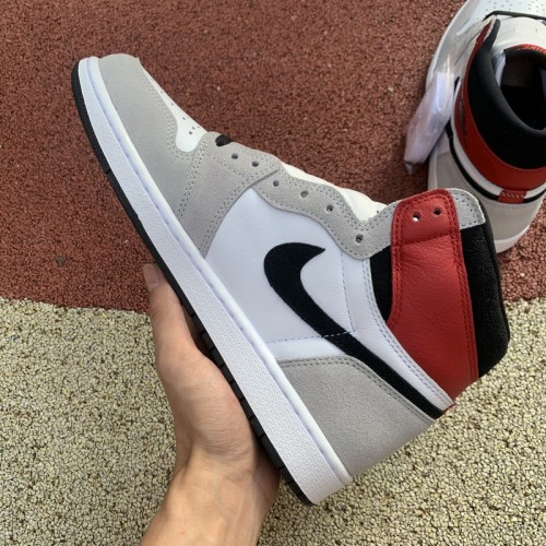 Authentic Air Jordan 1 High OG“ Light Smoke Grey”