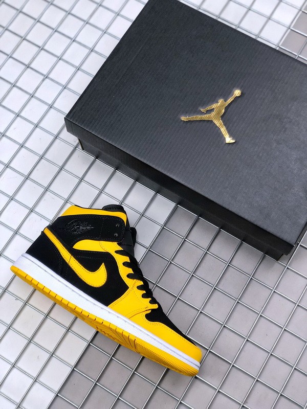 Air Jordan 1 Mid Shoes