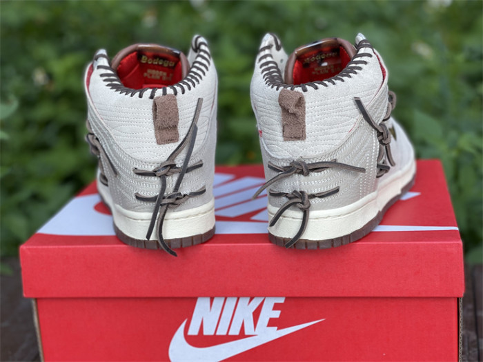 bodega dunk high friends and family