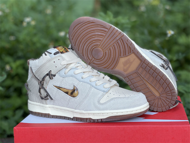 bodega dunk high friends and family
