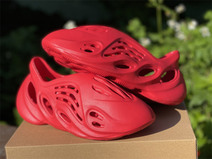 US 99.00 Yeezy Foam Runner Bright red GW3355 www.stockskick.ru