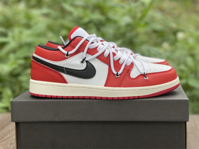 Air Jordan 1 Low Chicago red