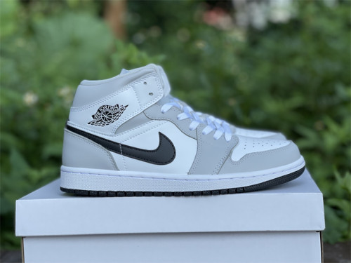 Air Jordan 1 Mid 'Light Smoke Grey'