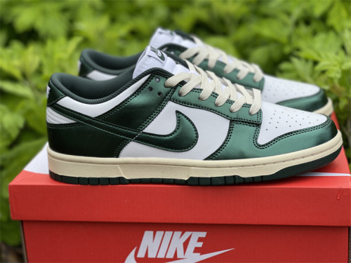 Dunk Low 'Vintage Green'