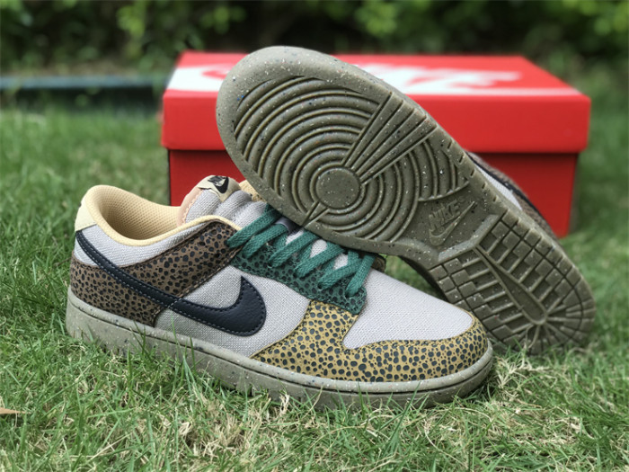 WOMEN 	 Nike Dunk Low “Safari”